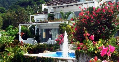 VILLA AND GARDEN WITH FOUNTAIN